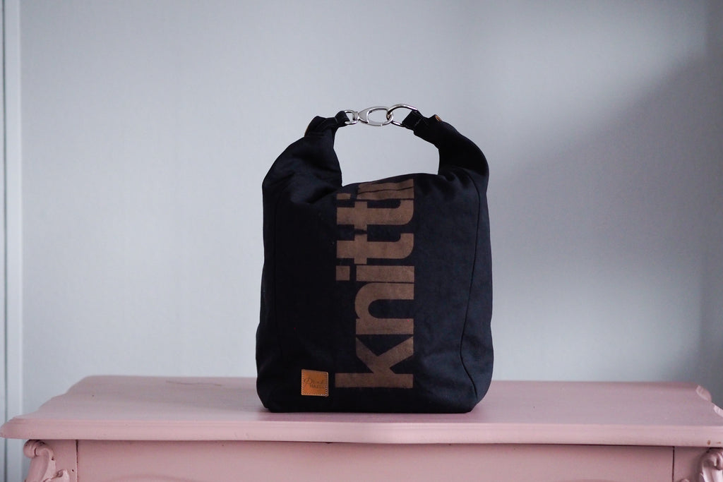 Roll & Stroll Bag - Black - printed gold