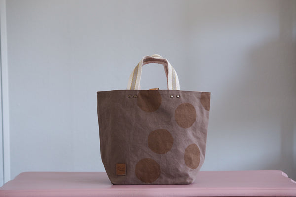 Small Tote Bag - Saddle with gold dots (low contrast)