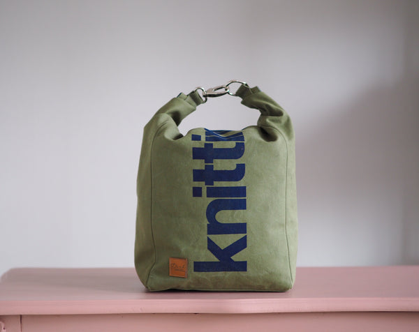 Roll & Stroll Bag - Pine - printed blue